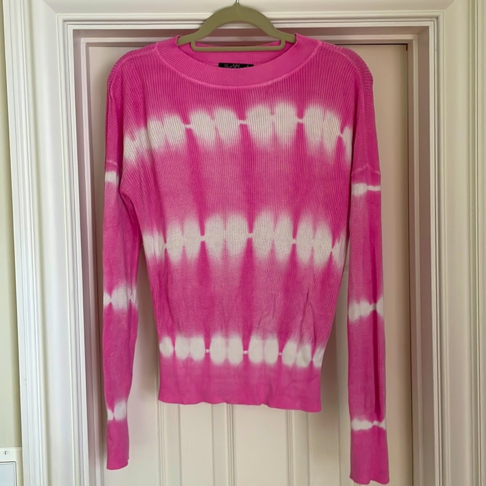 Bubble gum pink sweater